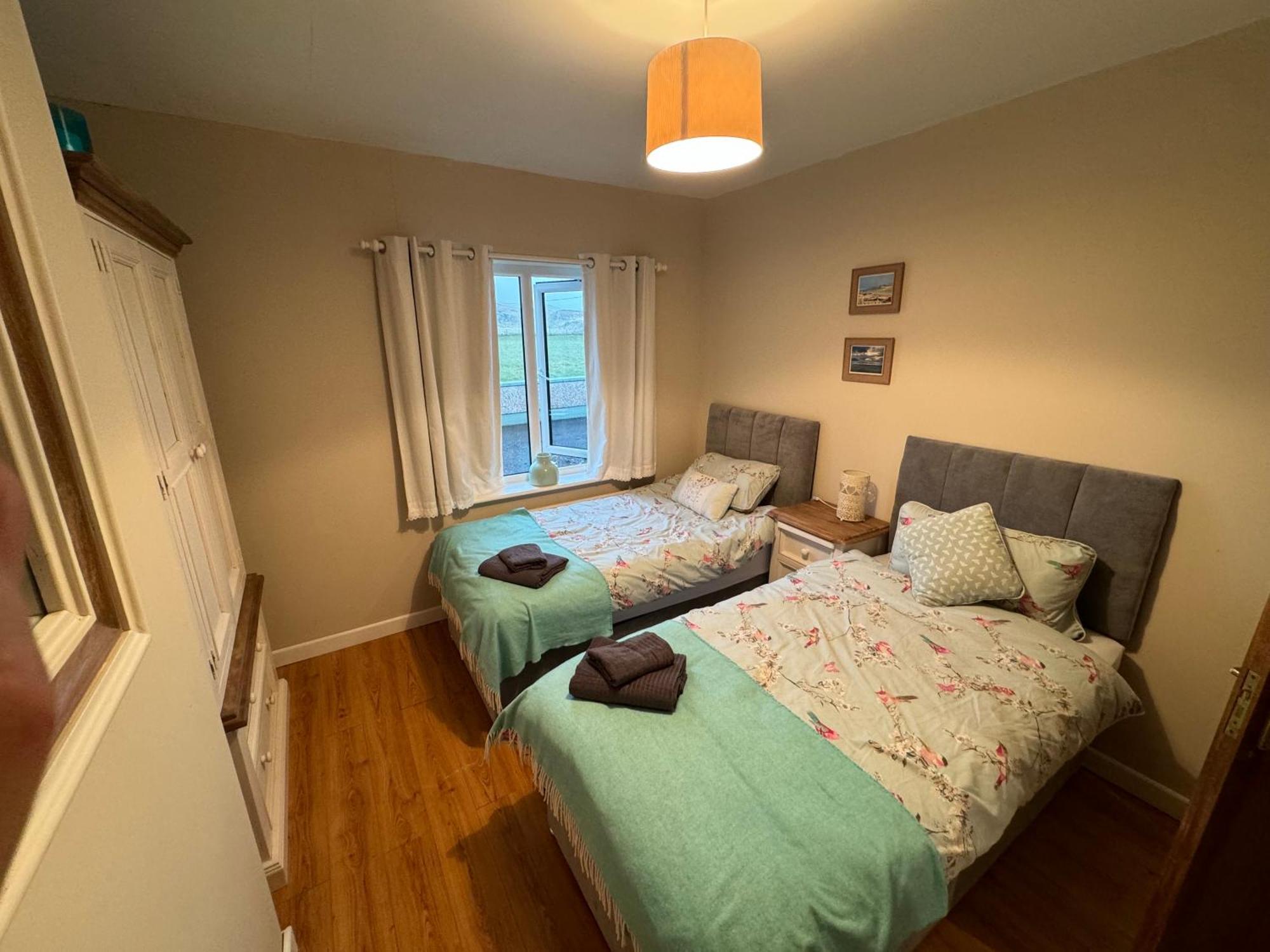 Hughie'S Farm Cottage บัลลีลิฟฟิน ภายนอก รูปภาพ